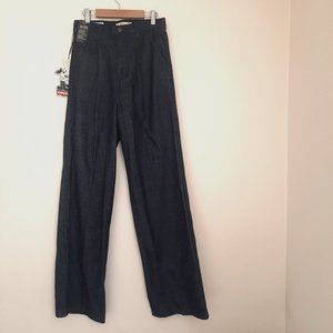Levi's high rise loose jeans - with tags still on